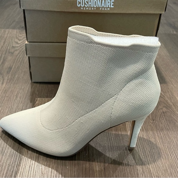 CUSHIONAIRE Genie Dress Booties - Picture 3 of 6